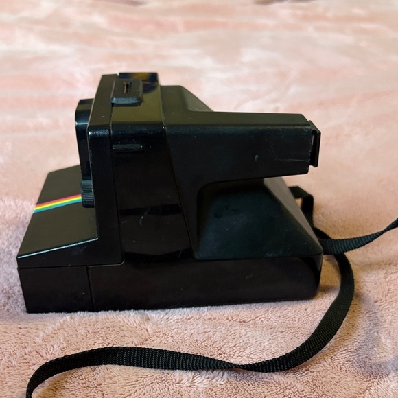 Polaroid Time-Zero OneStep Camera - Black with Rainbow Stripe - Picture 4 of 6